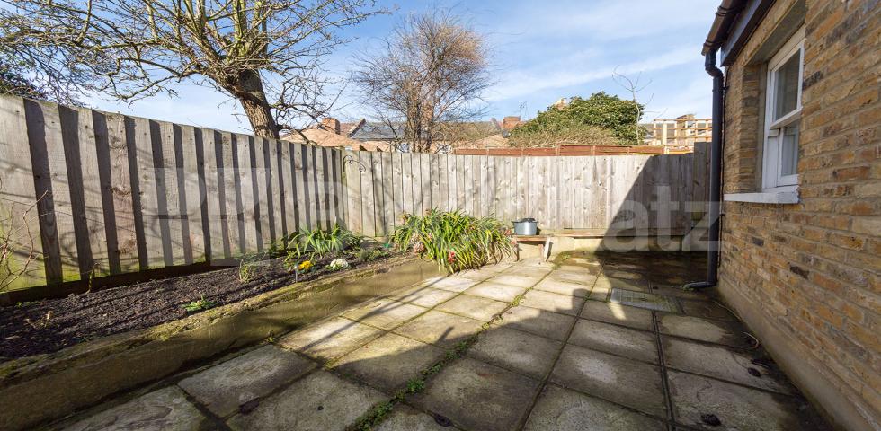 			2 Bedroom, 1 bath, 1 reception Flat			 Beatrice Road, FINSBURY PARK-STROUD GREEN
